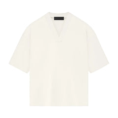 Ess. V-Neck 'Cloud Dancer'