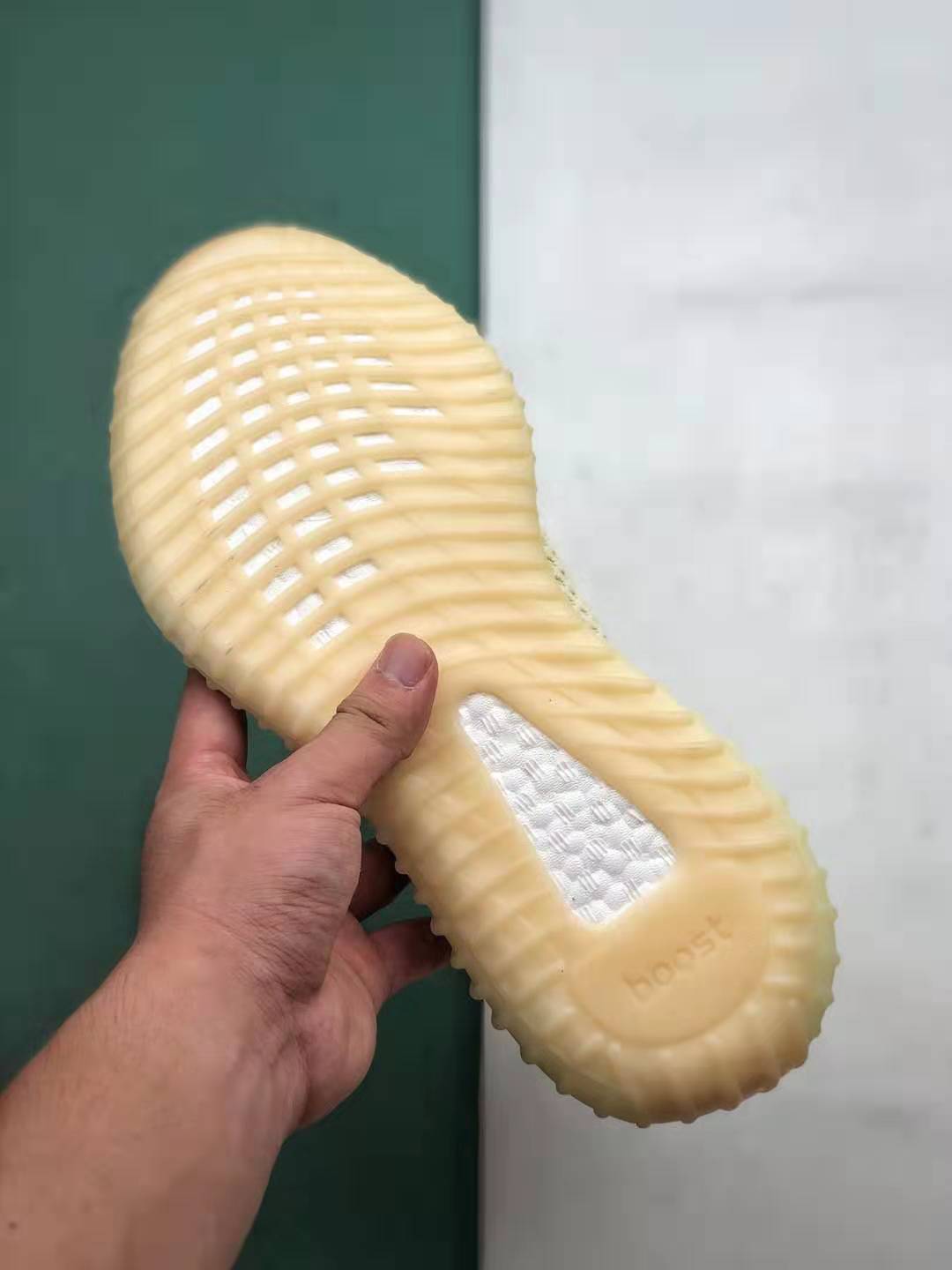 Adidas Yeezy Boost 350 V2 Synth F36981 - Stylish Sneakers for Men and Women