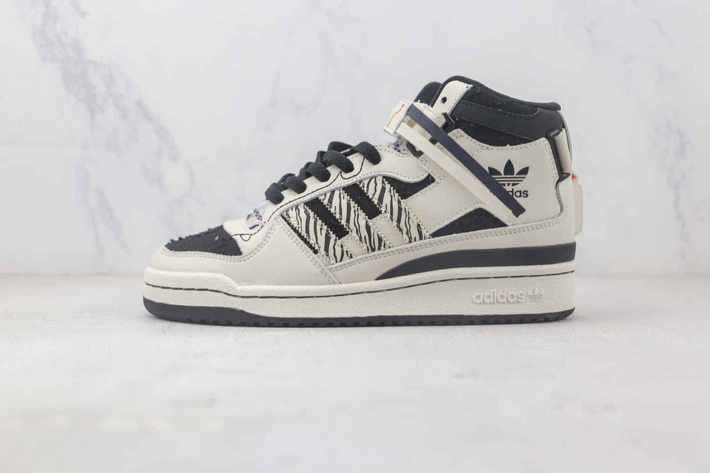 Adidas Originals Unisex Forum Mid Creamy White Black Sneakers GX3957