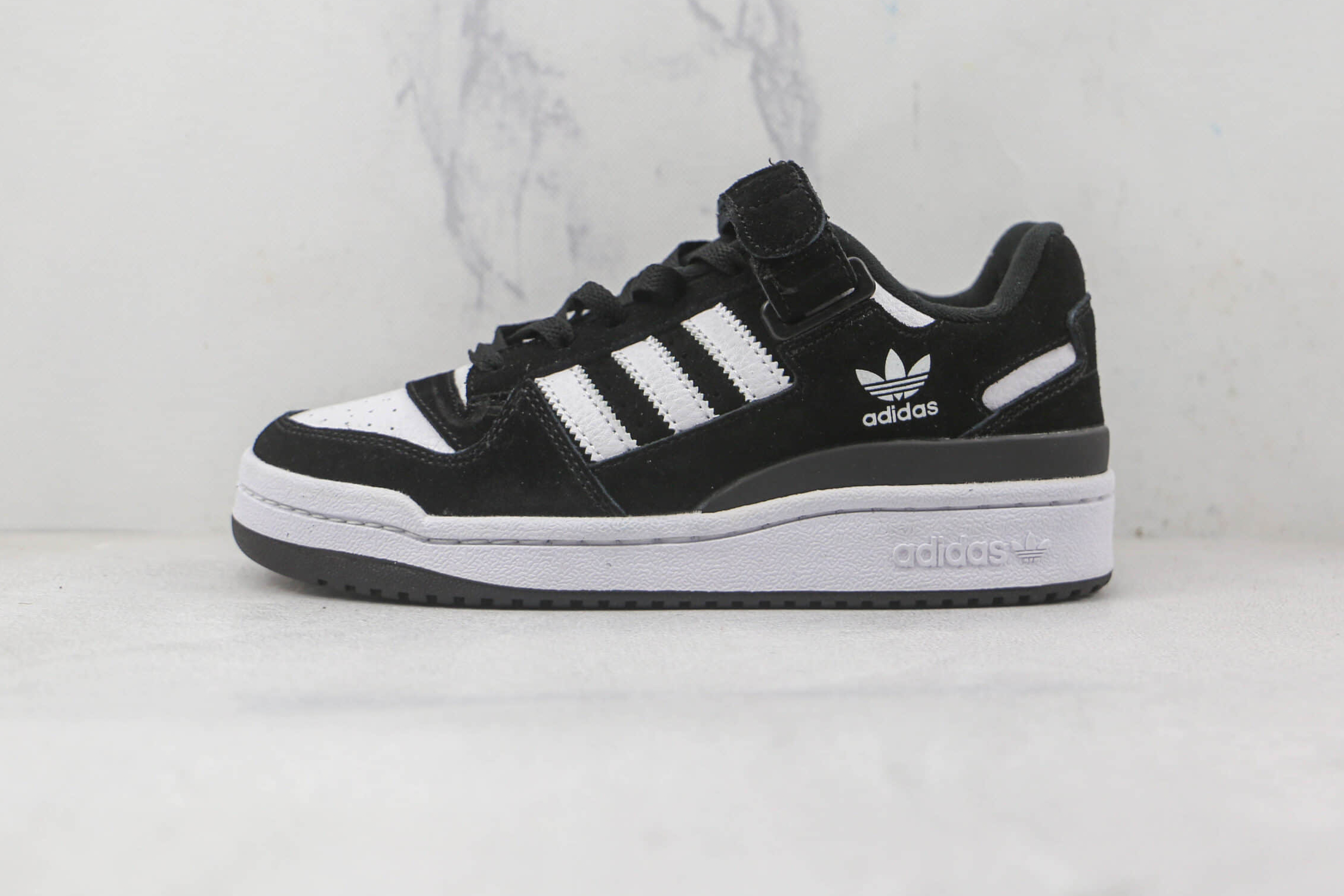 Adidas Forum Low 'Panda' GW0695 | Classic Style with a Unique Twist