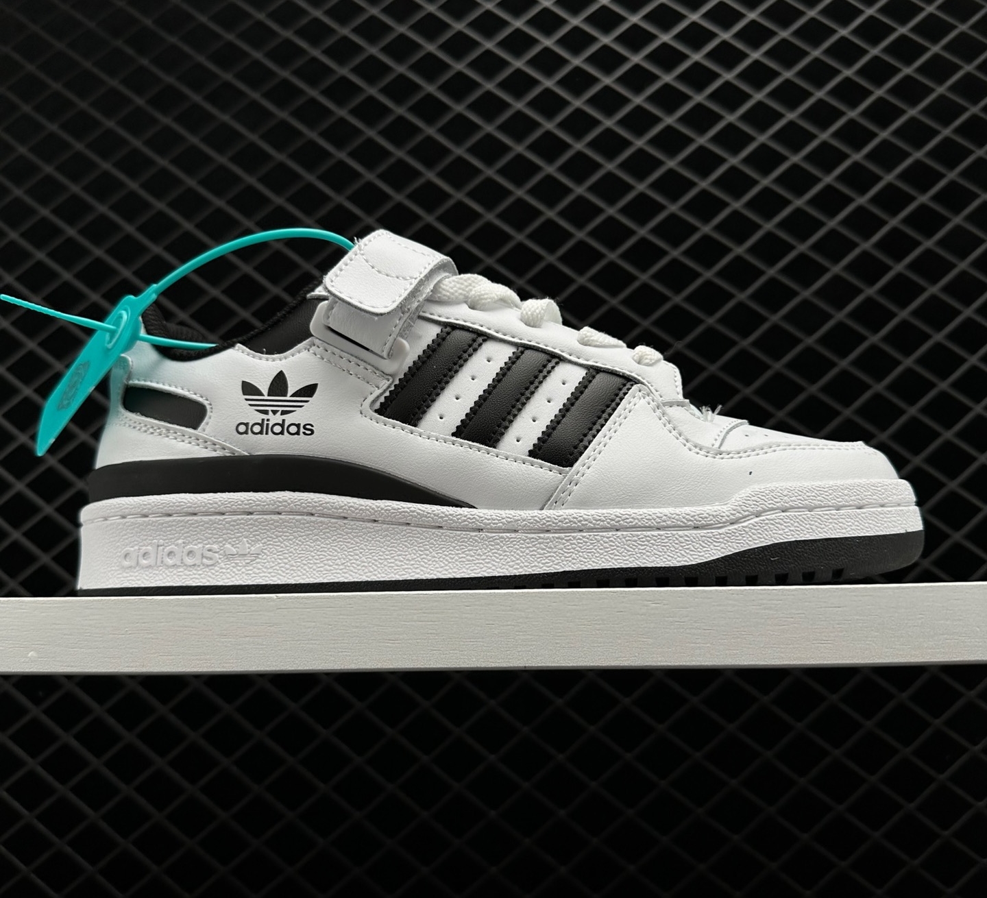 Adidas Forum Low 'White Black' FY7757 - Classic Style with a Modern Twist!