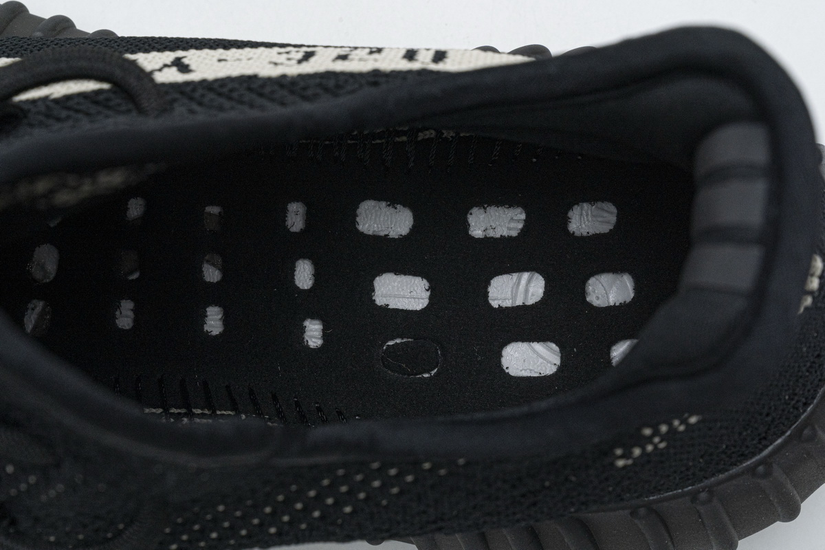 Adidas Yeezy Boost 350 V2 'Oreo' BY1604 - Iconic Style and Unmatched Comfort