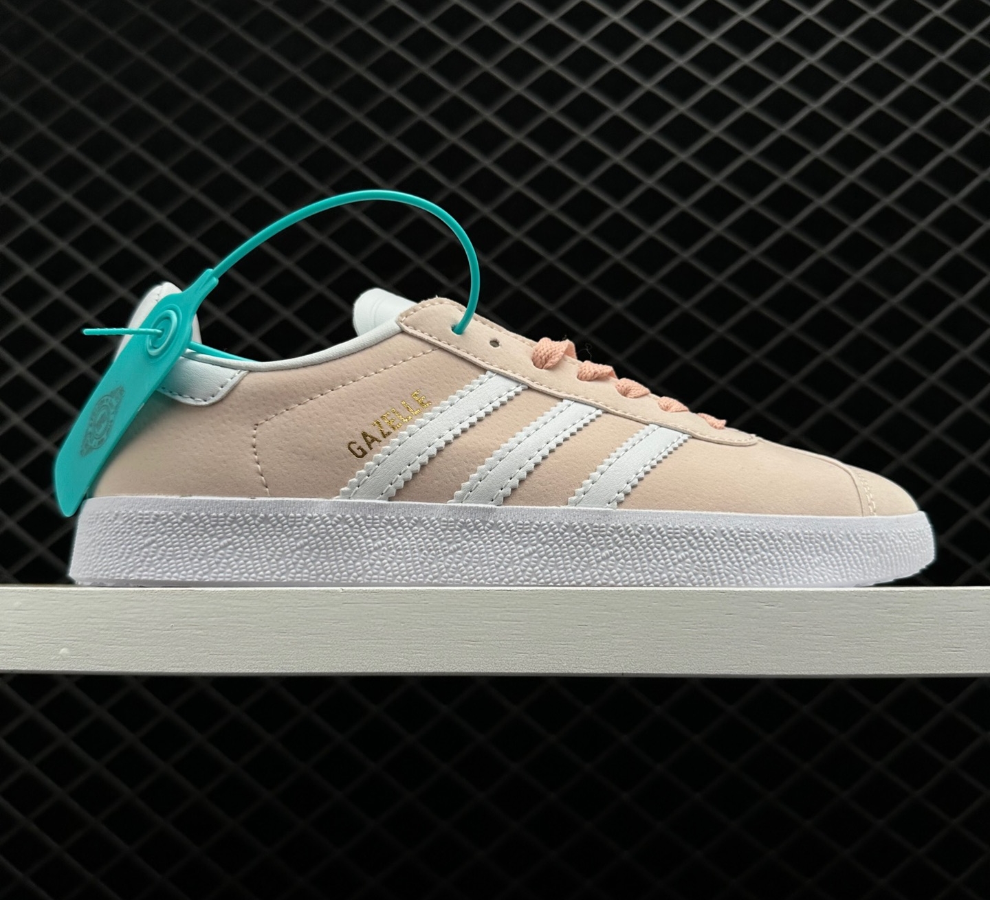 Adidas Originals Gazelle Pink White Unise BB5472 - Classic Style in Pink & White
