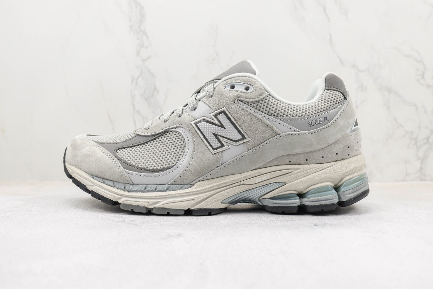 New Balance 2002R 'Grey' ML2002R0 - Stylish and Comfortable Sneakers