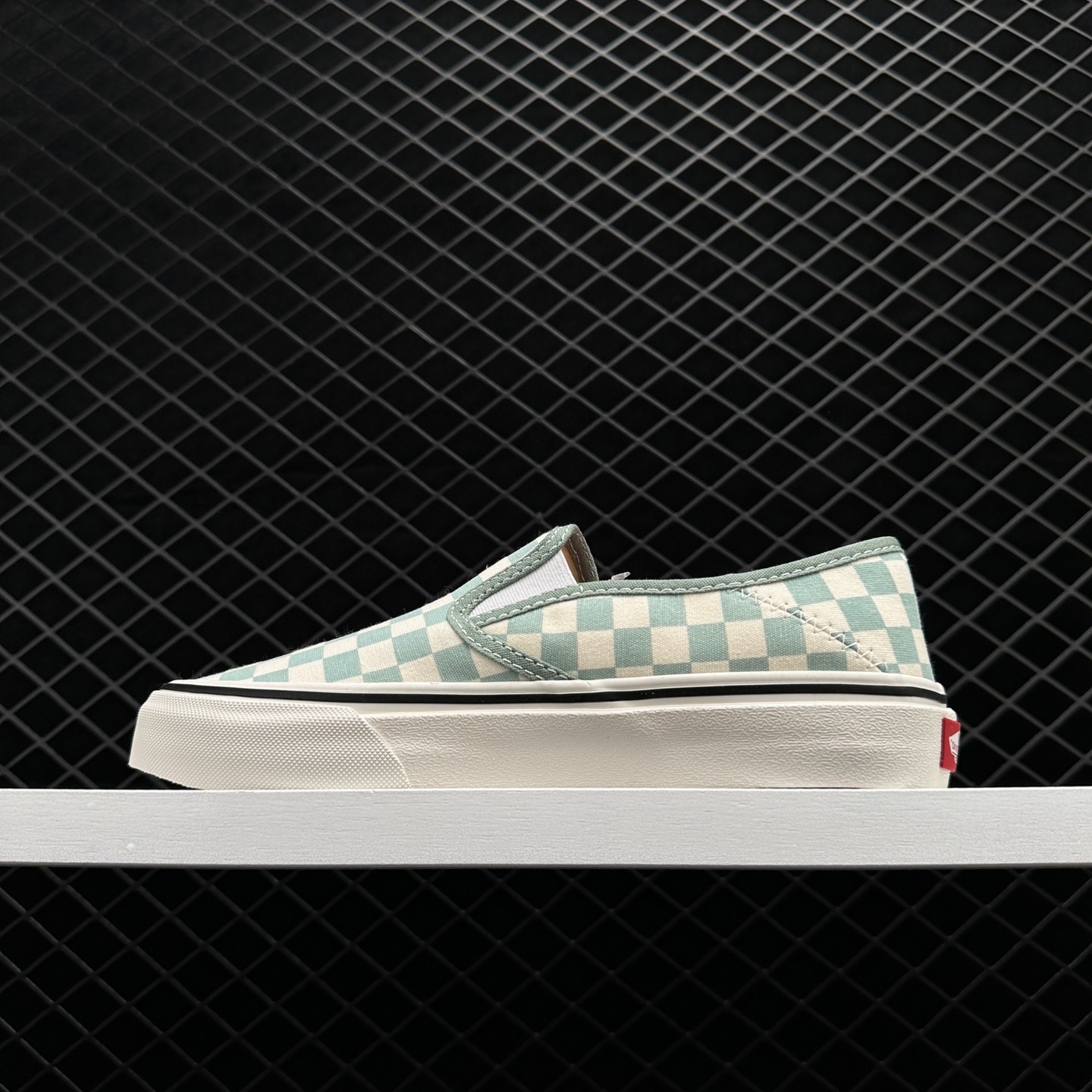 Vans Slip-on Low Tops: Unisex Green White Casual Skateboarding Shoes