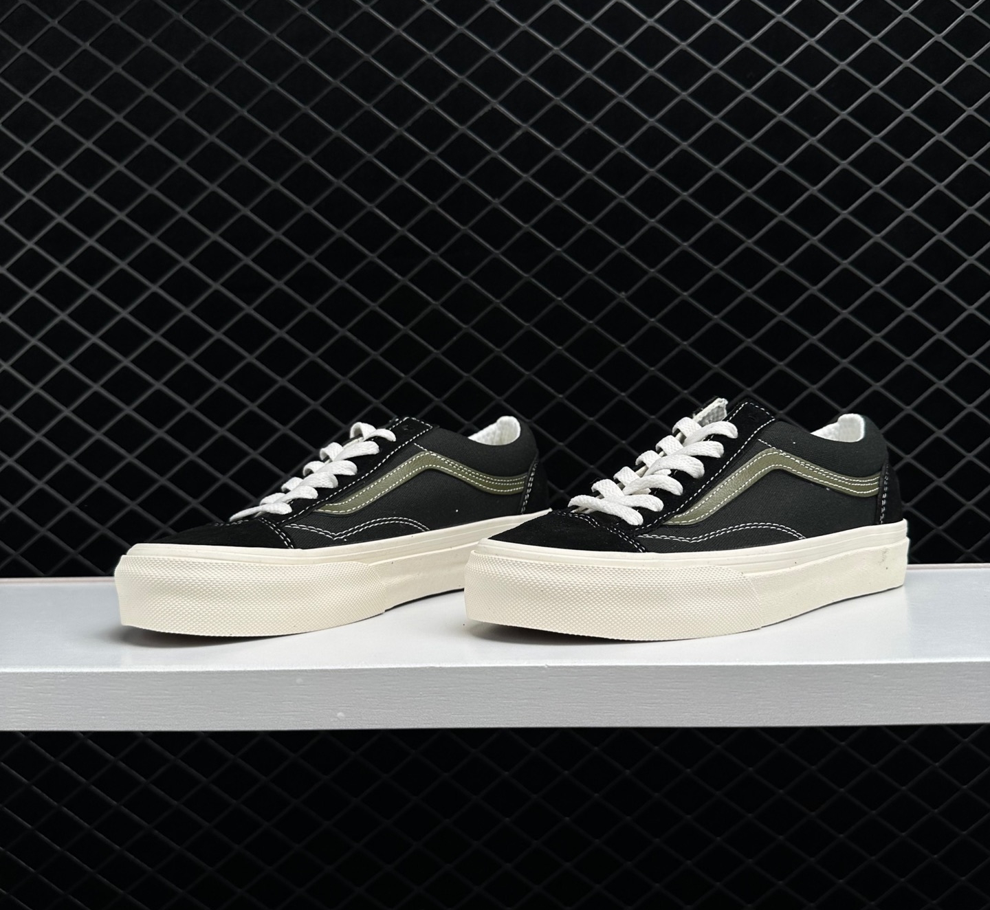 Vans Vintage Style 36 'Black Gray' Sneakers - Classic Retro Design