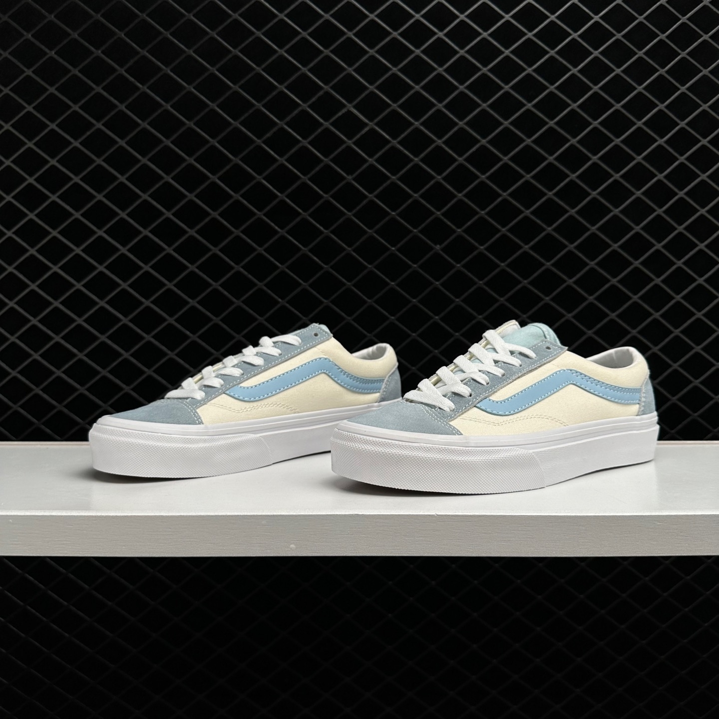 Vans Style 36 Blue Low Tops | Splicing Contrasting Colors Skate Shoes (Unisex)