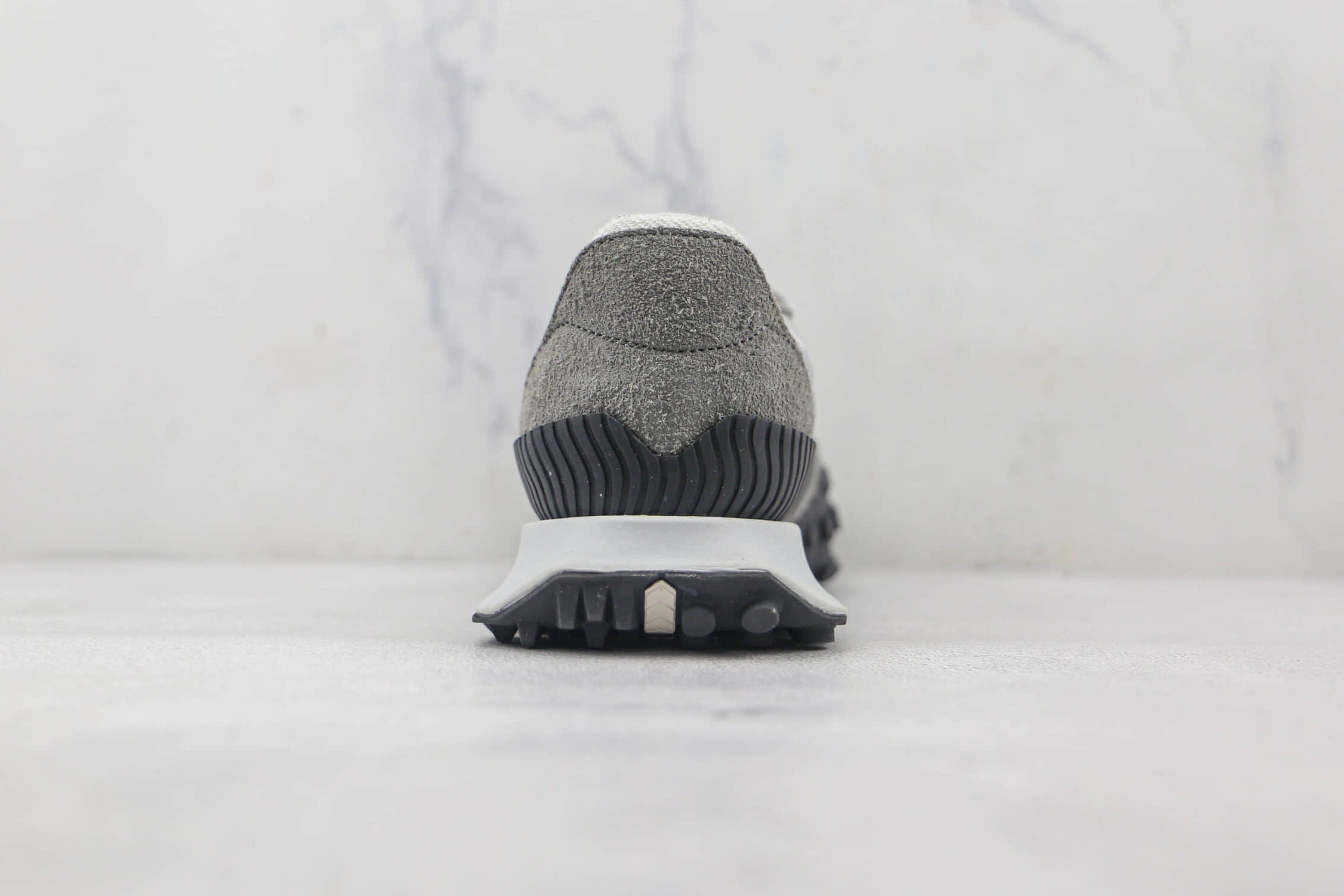 New Balance XC-72 'Grey Day' UXC72RA - Stylish and Versatile Athletic Sneakers